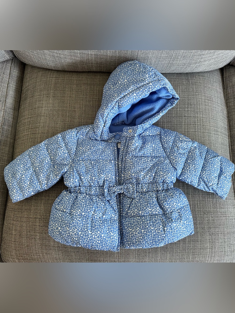 Baby GAP | Hooded Puffer Jacket in Blue Floral, Size 6-12 Mo ✨